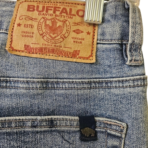 Buffalo David Bitton Women's Size 34  Blue Wide Leg Pants with Casual Fading - Picture 4 of 11